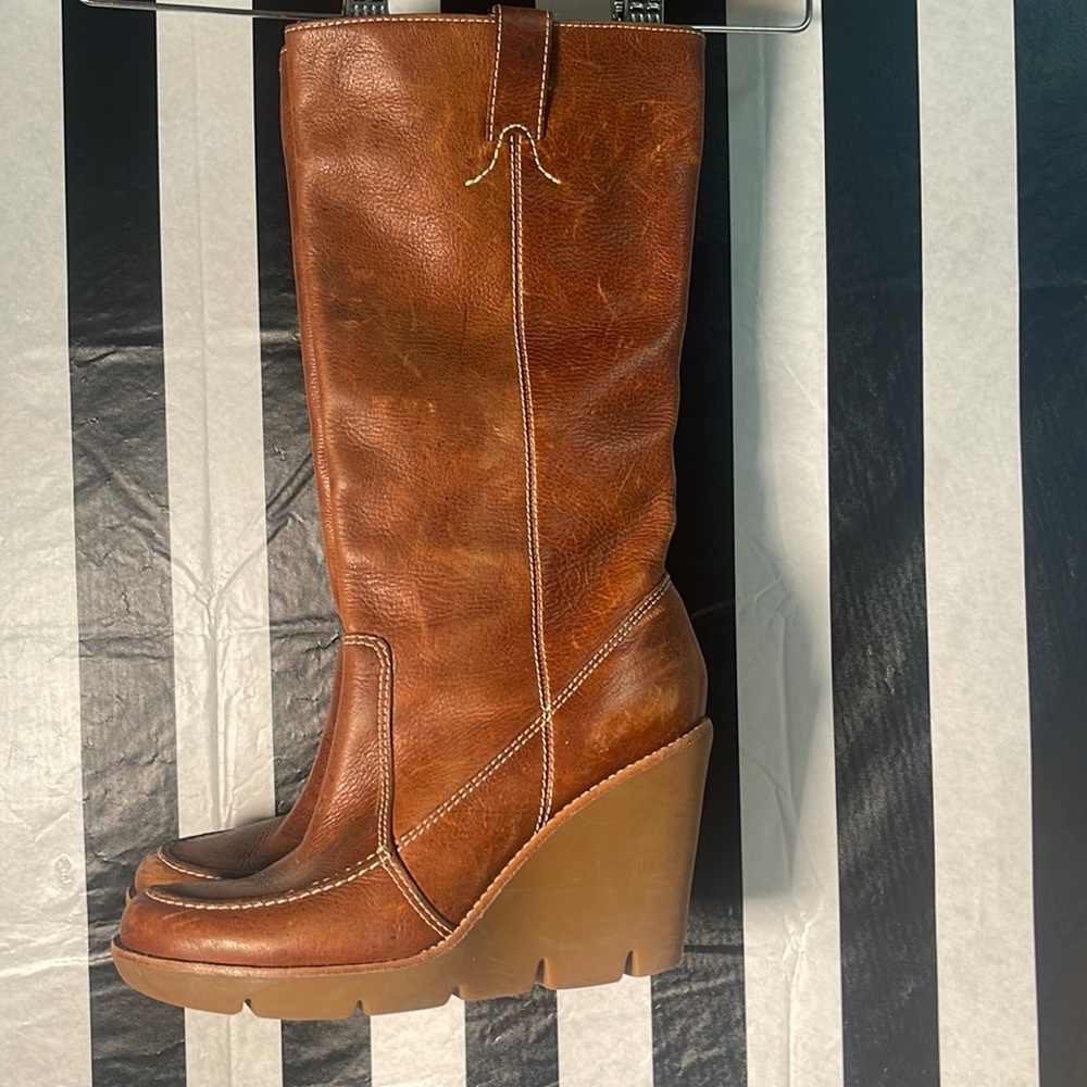 Michael Kors Wedged Leather boots. Size 7. Made in Brazil.